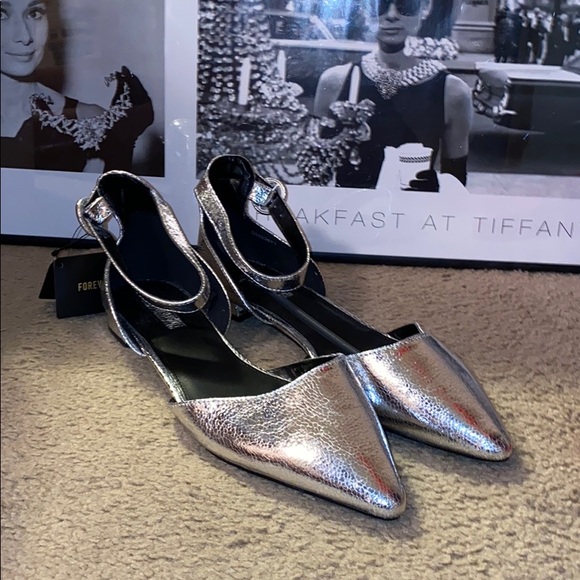 Forever 21 Shoes - Forever 21 Metallic Faux Leather Flats